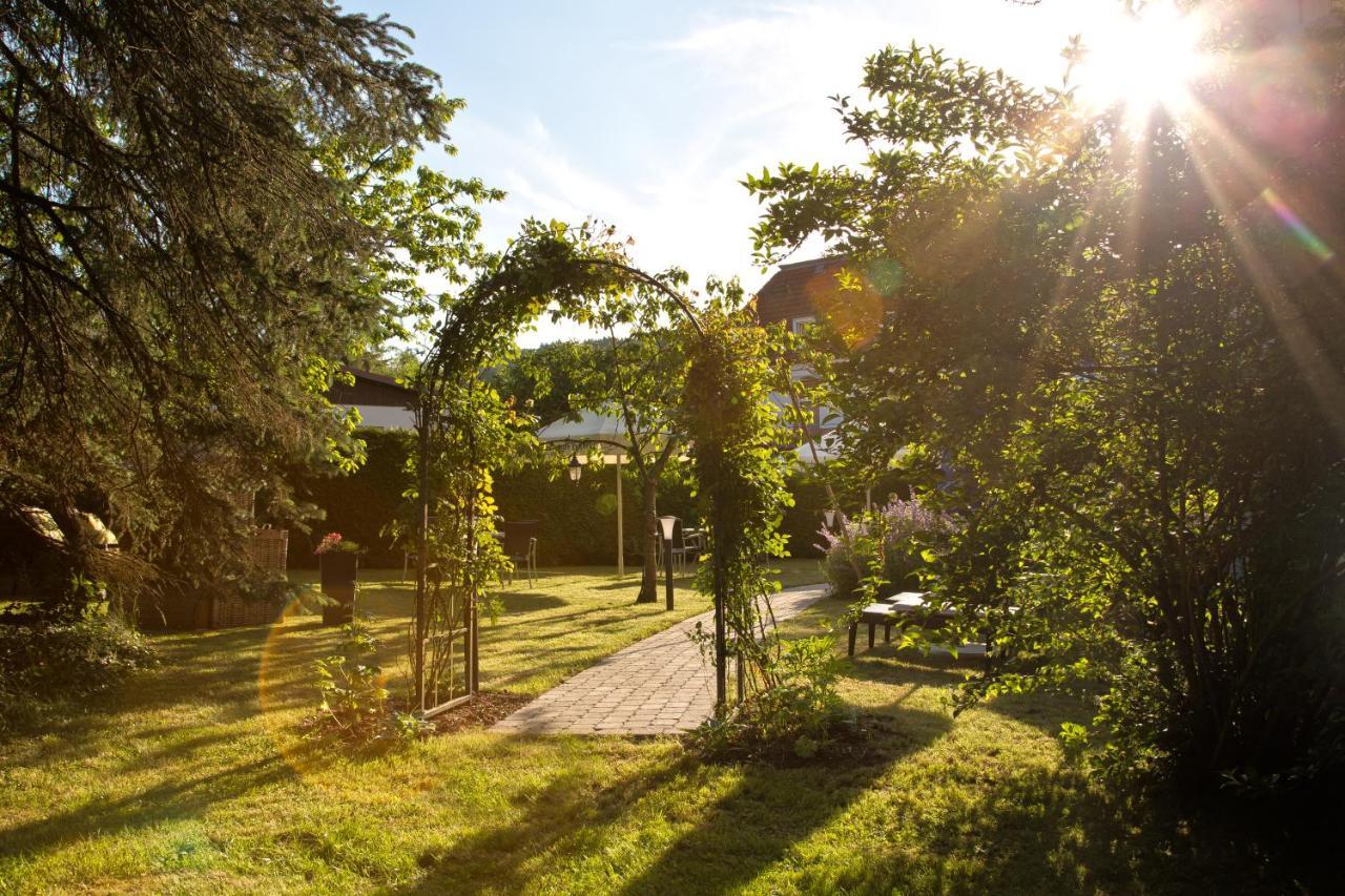 Hotel Jaegerhof Staatsbad Brückenau Екстериор снимка