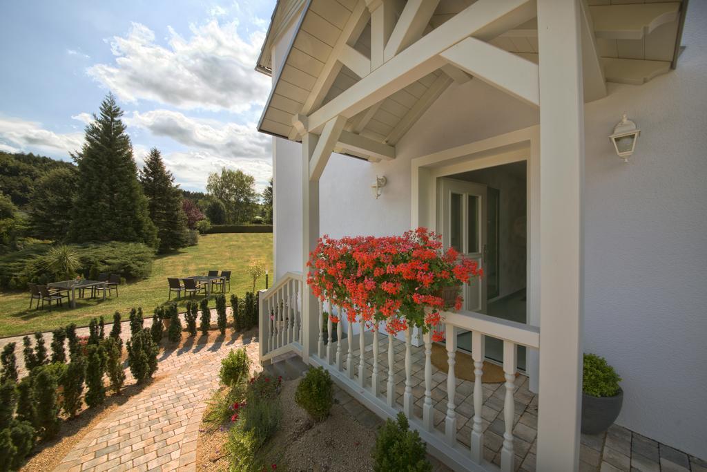Hotel Jaegerhof Staatsbad Brückenau Екстериор снимка