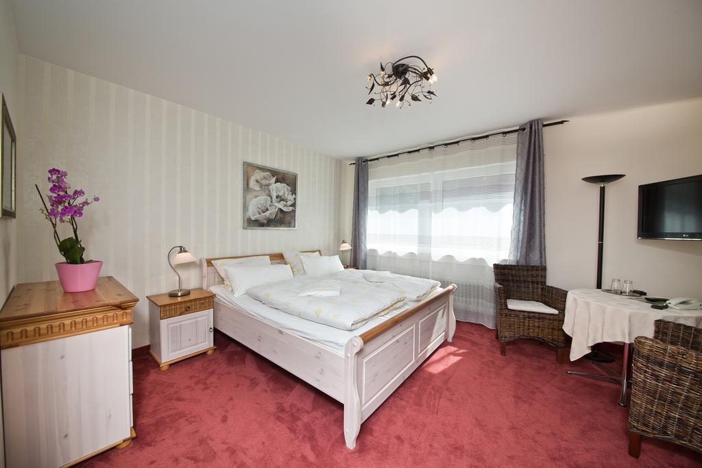 Hotel Jaegerhof Staatsbad Brückenau Екстериор снимка