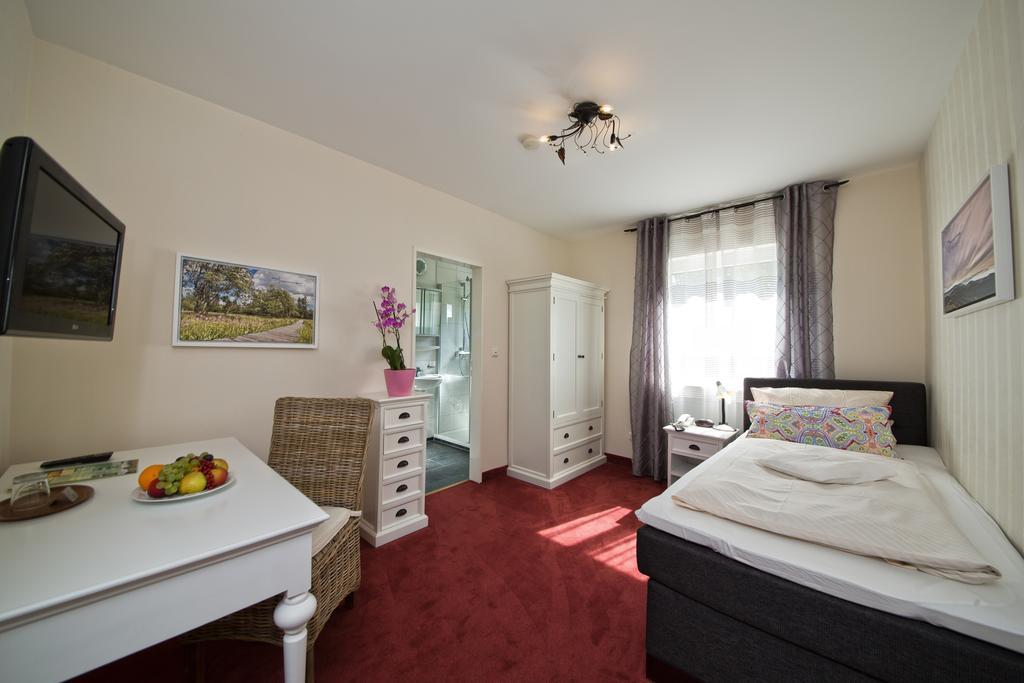 Hotel Jaegerhof Staatsbad Brückenau Екстериор снимка