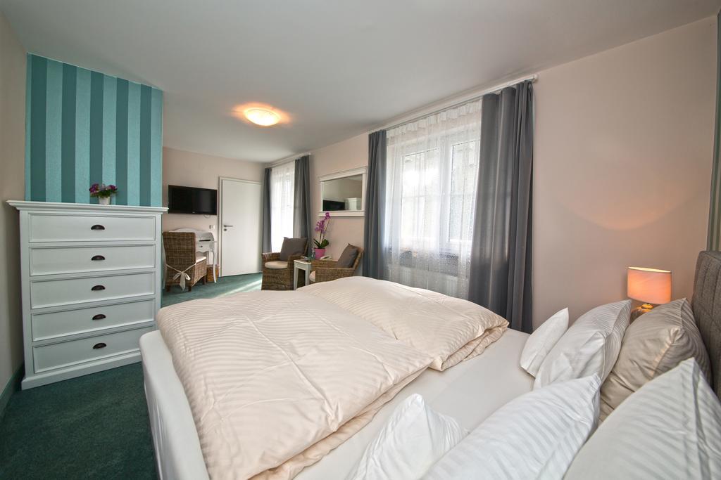 Hotel Jaegerhof Staatsbad Brückenau Екстериор снимка