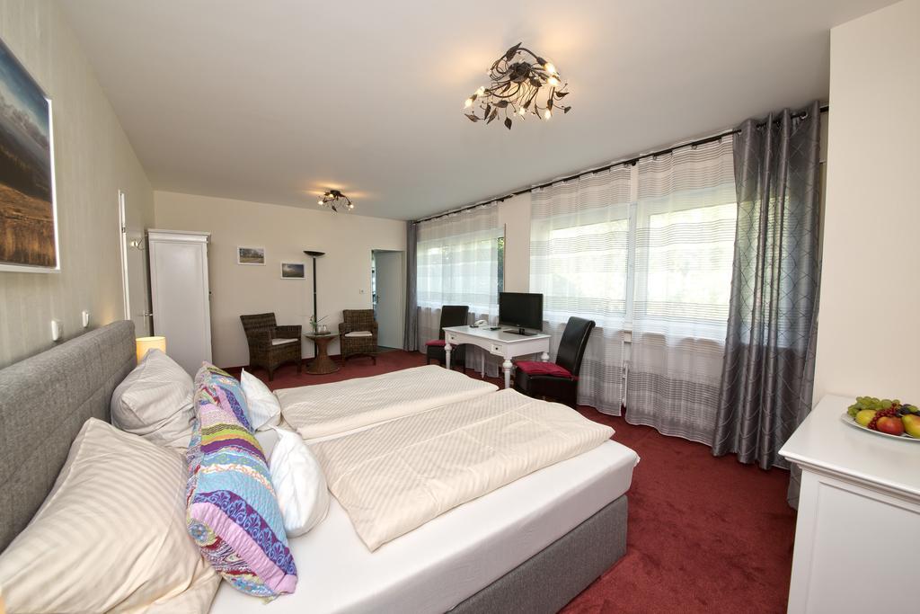 Hotel Jaegerhof Staatsbad Brückenau Екстериор снимка