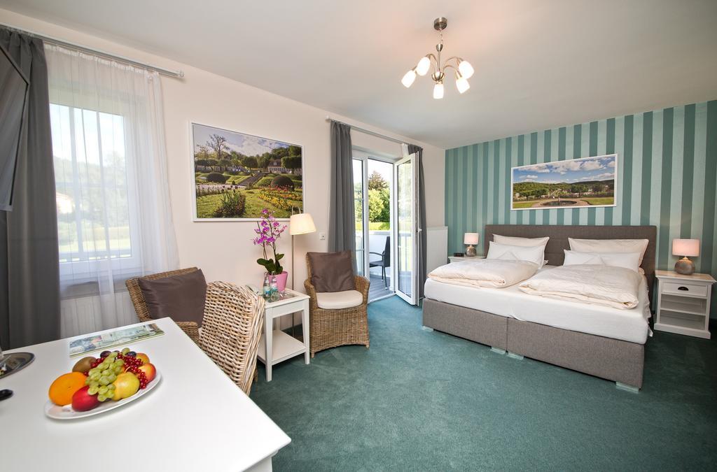 Hotel Jaegerhof Staatsbad Brückenau Екстериор снимка